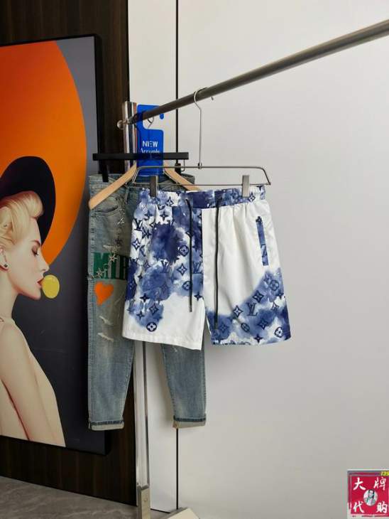 Picture of LV Short Pants _SKULVM-3XLtltx1418269